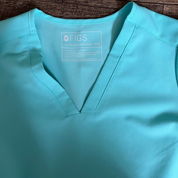 Figs XXS fresh aqua scrub top - Picture 3 of 3